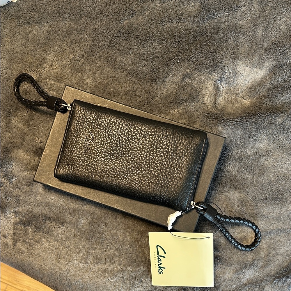Clarks Black Textured Leather eye glass case nwt